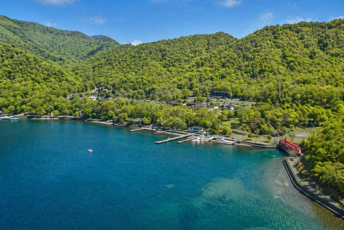 Aerial view of the hotel on the lakeshore
