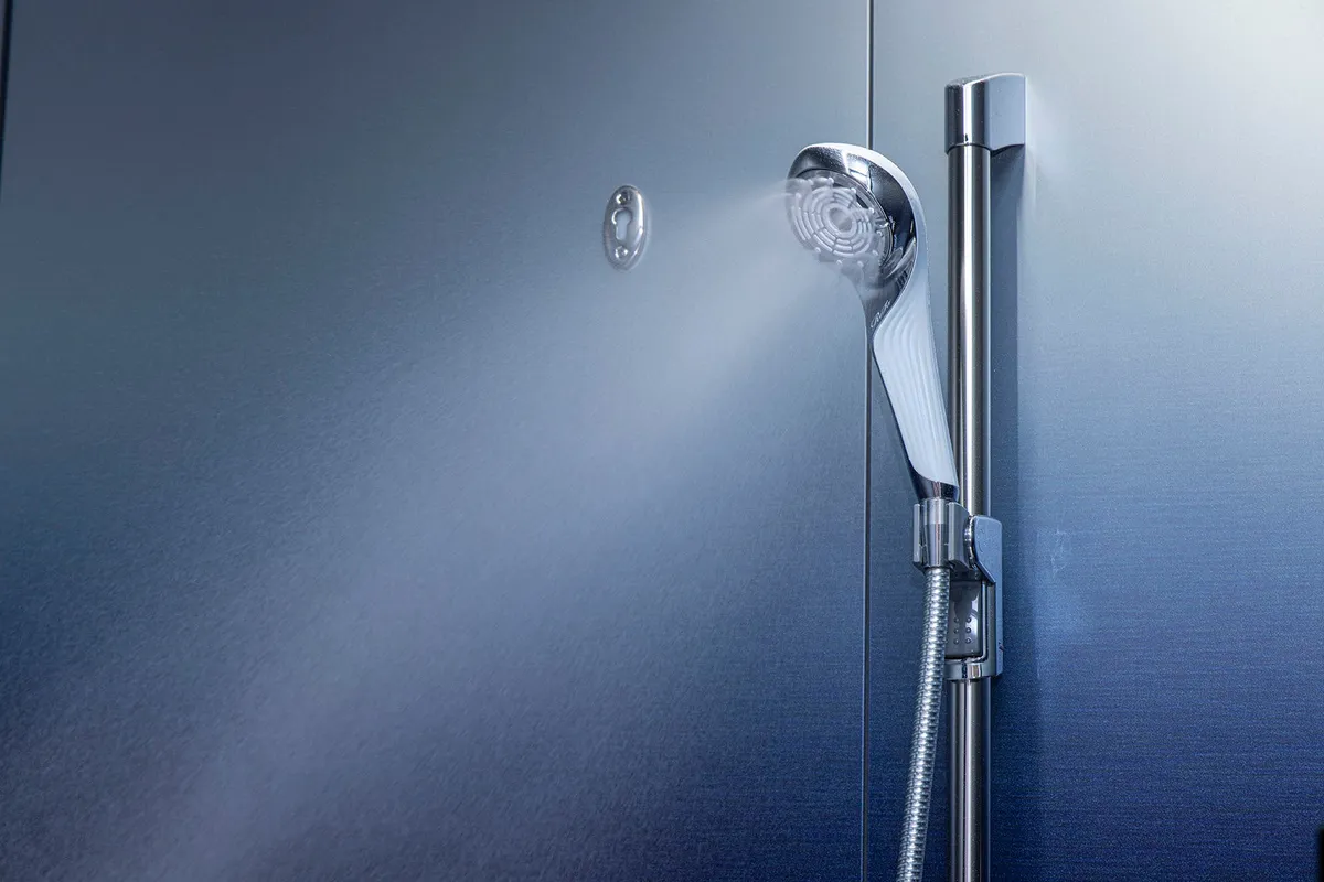 ReFa FINE BUBBLE shower head