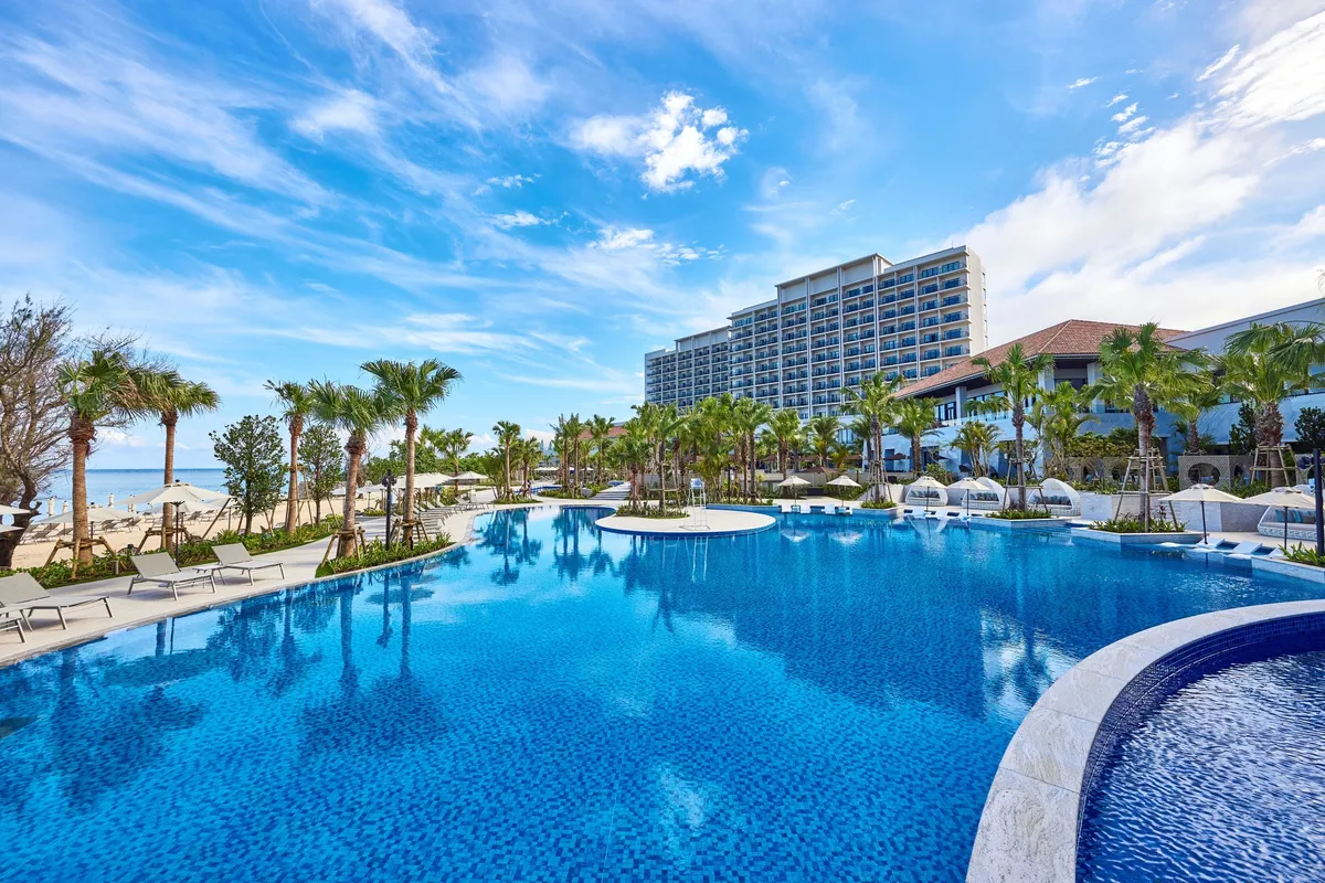 Main outdoor pool and hotel exterior