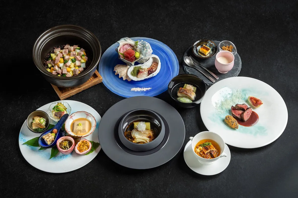 Full summer course spread at La BOMBANCE Kouri Island
