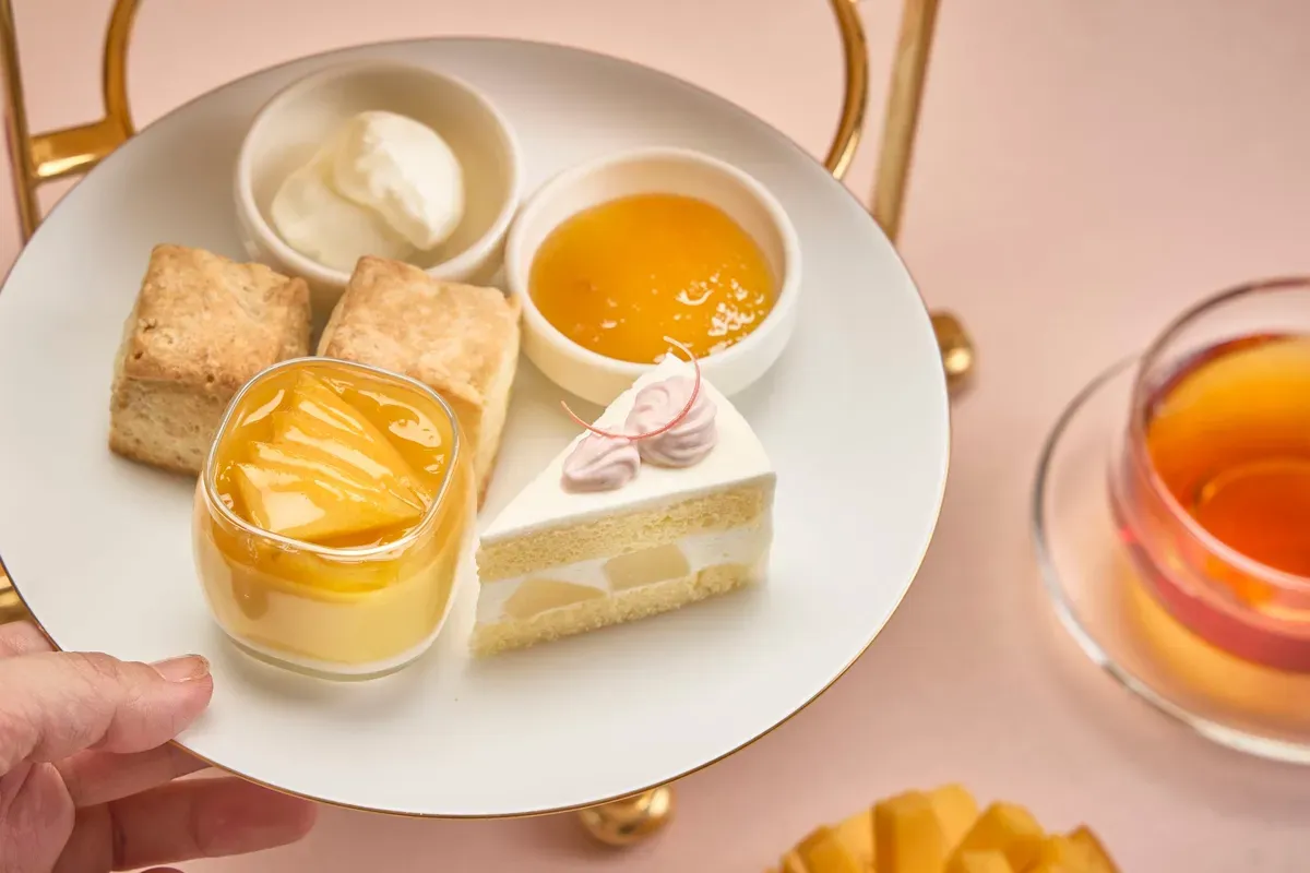 Middle tier featuring peach shortcake and mango pudding