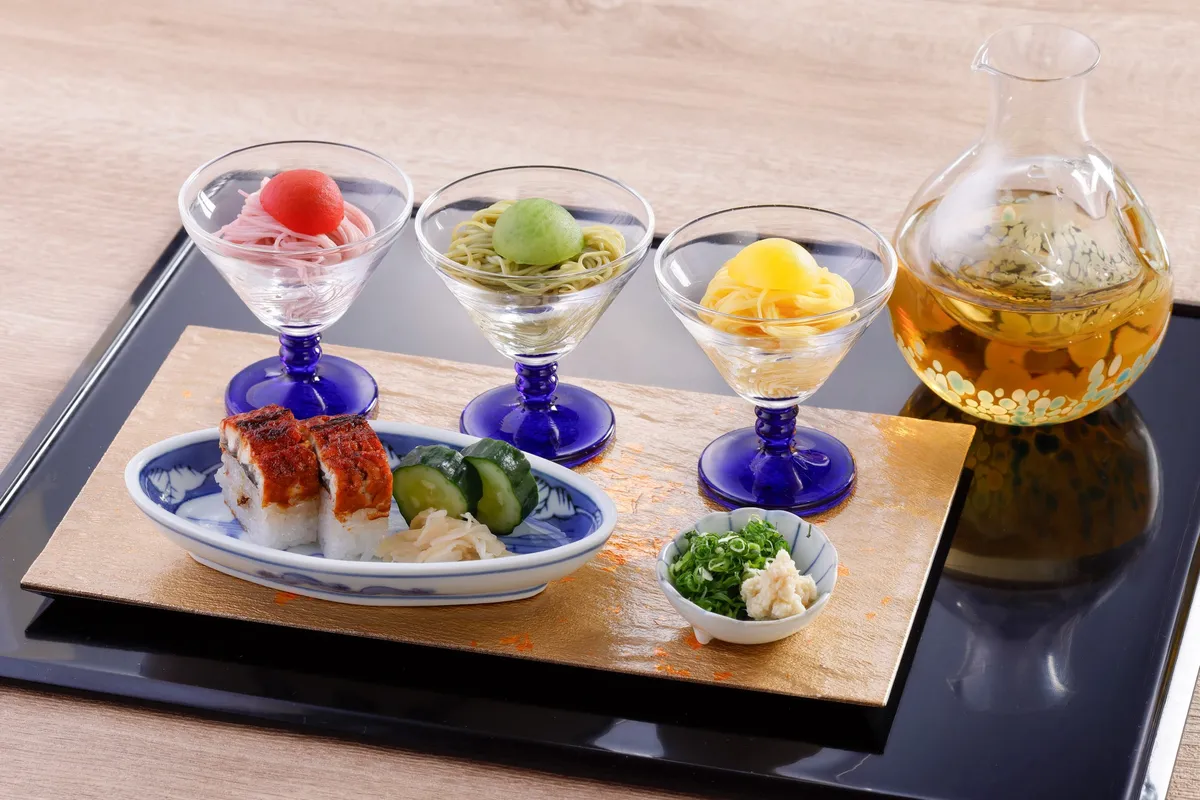 Chilled somen noodles and eel sushi