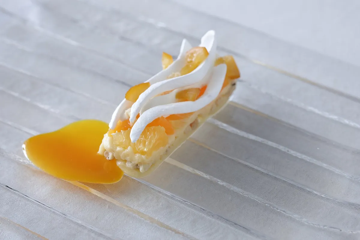 A citrus torta featuring Nagato Yuzukichi and Amanatsu oranges