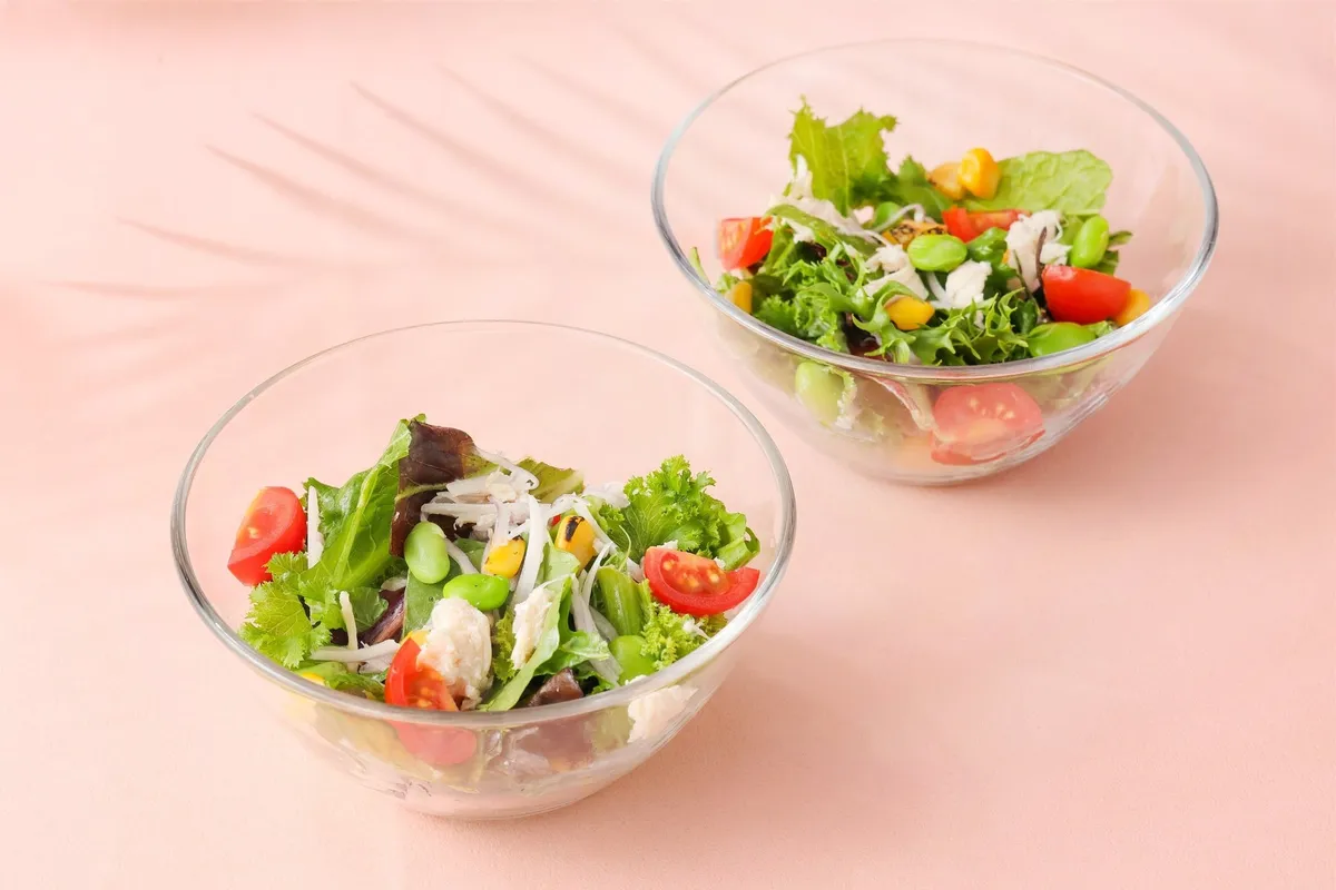 Lomi-lomi salad served in a glass bowl