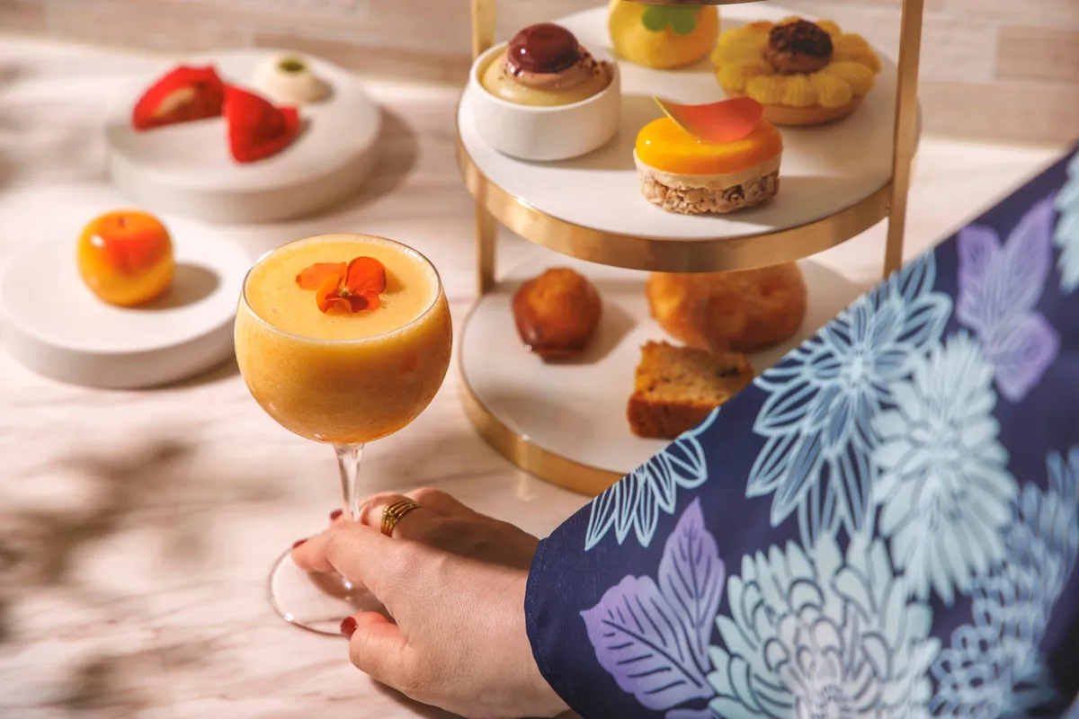 A frozen mocktail for guests visiting in yukata