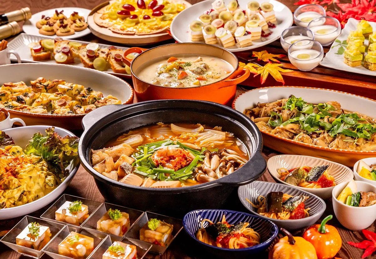 A diverse selection of autumn-inspired buffet dishes at Umegoromo