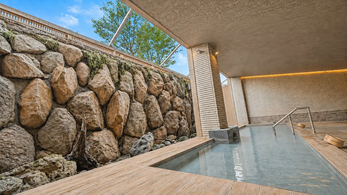 Communal hot spring bath at Gen Hakone Gora