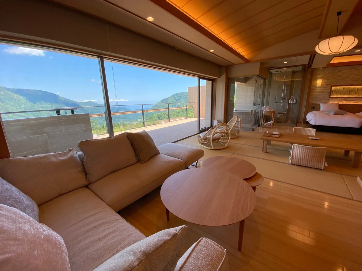 Guest room with mountain view
