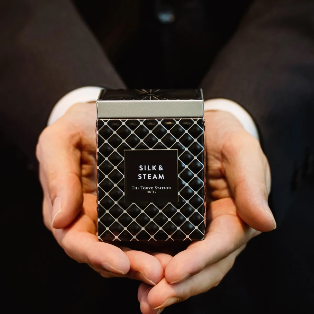 A tin of the exclusive Silk & Steam tea blend