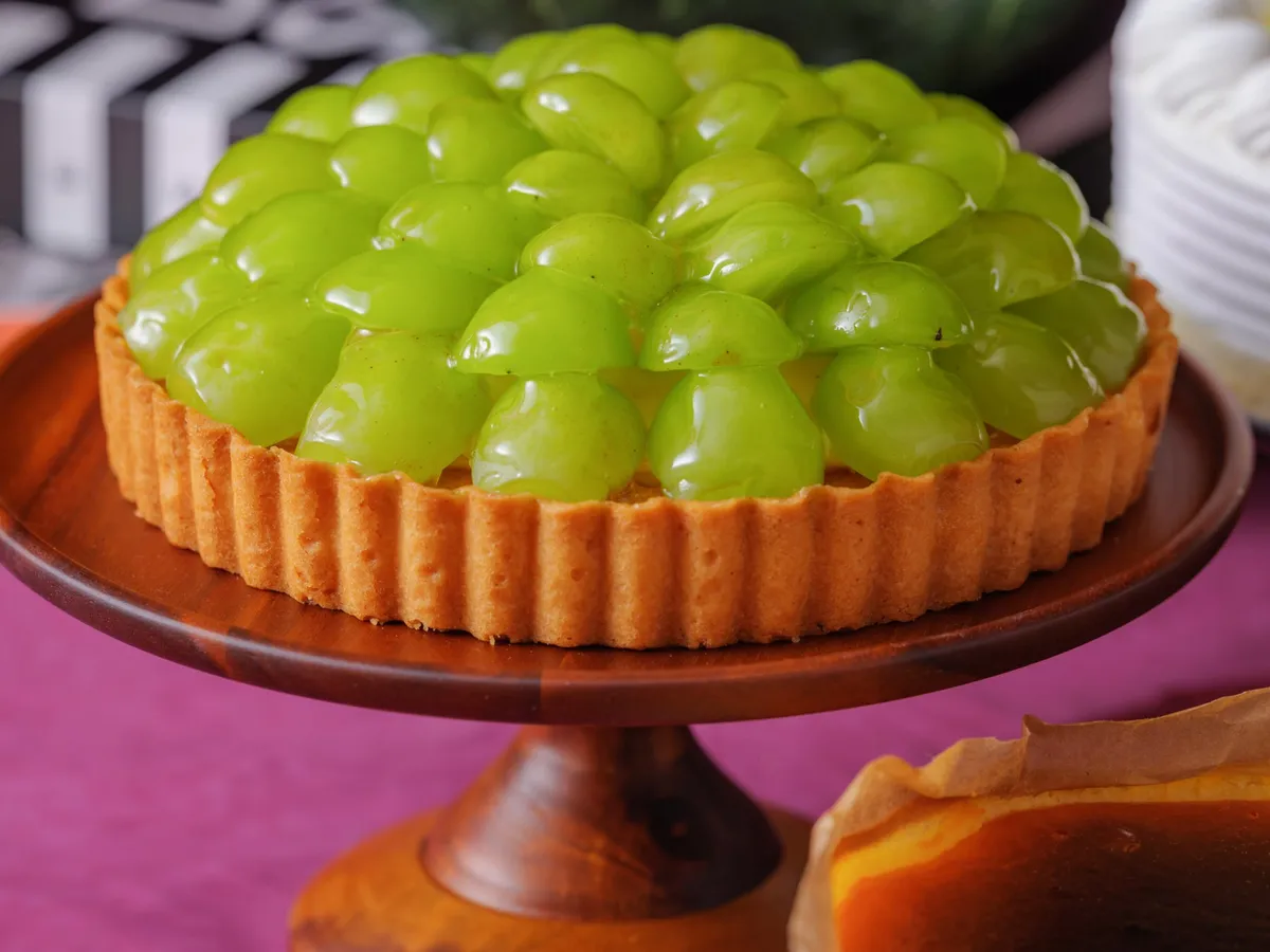 Shine Muscat grape tart