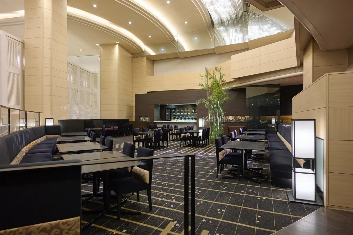 Interior of Cascade Lounge at ANA Crowne Plaza Kanazawa