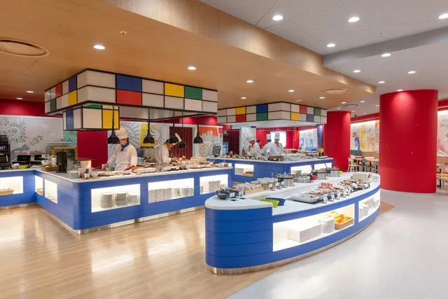 Interior of Restaurant e-poch